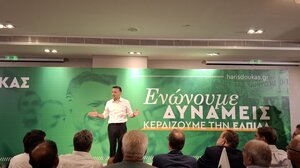 Η ομιλία του δημάρχου Αθηναίων στο Ηράκλειο και μια αποχώρηση που σχολιάστηκε