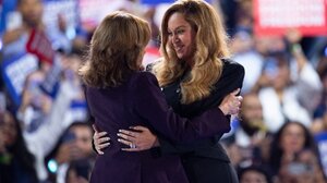 Η Χάρις υπερασπίστηκε το δικαίωμα στην άμβλωση με τη στήριξη της Beyonce από το Τέξας