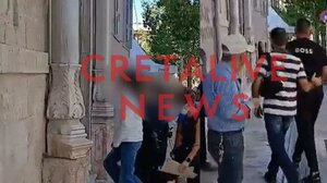 Υπόθεση εκβίασης: στη φυλακή ο 49χρονος, ελεύθερη με όρους η 31χρονη δικηγόρος που ξέσπασε σε λυγμούς