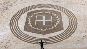 Εντυπωσιακή δημιουργία στην άμμο για την επέτειο της 28ης Οκτωβρίου