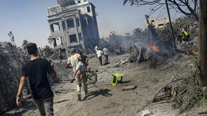 Απεγνωσμένοι Παλαιστίνιοι παρομοιάζουν τον εφιάλτη που ζουν με «ταινία τρόμου»	