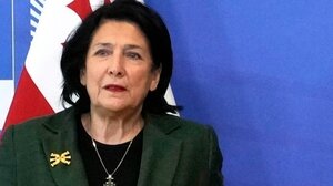 Εκλογές στη Γεωργία: Χιλιάδες διαδηλωτές μπροστά από την έδρα του κοινοβουλίου στο Τμπιλίσι