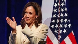 Η Κάμαλα Χάρις δημοσιοποίησε τον ιατρικό φάκελό της κι «άδειασε» τον Τραμπ