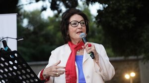 Η Νάνα Μούσχουρη θέλει να αποχαιρετήσει τη σκηνή