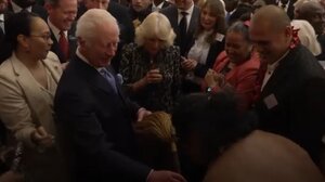 Βασιλιάς Κάρολος: Το βίντεο που αποδεικνύει ότι ξέρει πώς χορεύουν οι Σαμόα