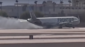 Αεροπλάνο πιάνει φωτιά αμέσως μετά την προσγείωση