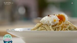 Μακαρόνια με σκόρδο και αβγό ποσέ