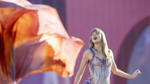 Γιατί βρέθηκε το Billboard στο στόχαστρο των Swifties