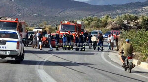 Θανατηφόρο τροχαίο στην Εύβοια: Ένας νεκρός και 8 τραυματίες, ανάμεσά τους τρία παιδιά