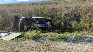Πλαγιομετωπική σύγκρουση έξω από την Πτολεμαΐδα: Στο νοσοκομείο 6 άτομα