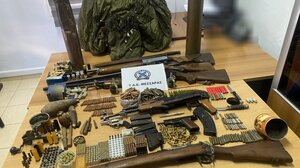 Αστυνομική επιχείρηση στην ενδοχώρα του Ηρακλείου - Βρέθηκε μέχρι και αλεξίπτωτο!