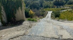 Γέμισαν με λύματα οι δρόμοι στην Αυγενική!