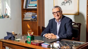 Δημήτρης Σούρας: Ξέσπασε σε λυγμούς η σύζυγoς του - Πότε θα γίνει η κηδεία του