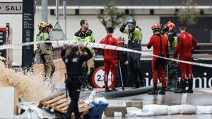 Πλημμύρες στη Βαλένθια: Οργή για την καθυστέρηση βοήθειας - Ψάχνουν για πτώματα στη λάσπη