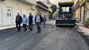 Συνεχίζονται τα έργα ασφαλτοστρώσεων στην περιοχή των Καμινίων από τον Δήμο Ηρακλείου