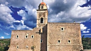 Η καταγγελία, οι ελαιοπαραγωγοί, η αίτηση πτώχευσης και η Μονή Τοπλού!