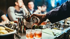 Έκανε παρατήρηση στον πατέρα του για το ποτό κι εκείνος του έριξε μπουνιά