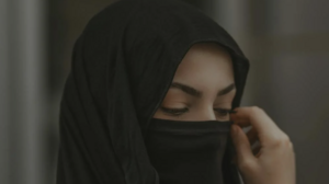 H Ελβετία απαγορεύει την μπούρκα σε δημόσιους χώρους από το 2025