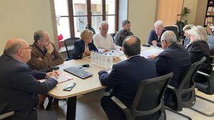 Με το βλέμμα στα σχολεία μετά την κατολίσθηση, η σύσκεψη για τη σχολική στέγη