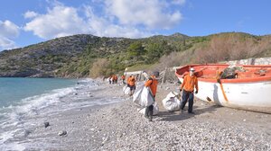 Εντυπωσιακό ποσοστό βελτίωσης των επιβαρυμένων ακτών της Κρήτης: Ο δεύτερος κύκλος παράκτιων καθαρισμών του «Τυφώνα» 