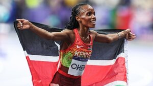 «Αντίο» στο 2024 με μεγάλο παγκόσμιο ρεκόρ στα 5χλμ από την Τσεμπέτ