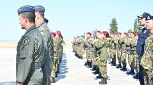 Σε ΦΕΚ η ρύθμιση για τους Επαγγελματίες Οπλίτες