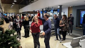 Μοναδικό Χριστουγεννιάτικο Flash Mob στον Κεντρικό Σταθμό του ΚΤΕΛ Ηρακλείου- Λασιθίου