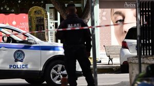 Γλυφάδα: Δύο νεκροί και ένας τραυματίας από πυροβολισμούς - Ξεκαθάρισμα λογαριασμών «βλέπει» η ΕΛ.ΑΣ.