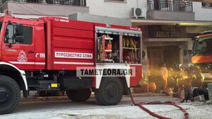 Φωτιά σε ξενοδοχείο της Καλαμπάκας: Επιχείρηση για τον απεγκλωβισμό των ενοίκων