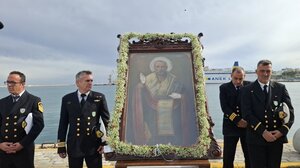 Λιτάνευση της Εικόνας του Αγίου Νικολάου στο λιμάνι του Ηρακλείου -photos