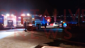 Μεγάλη η κινητοποίηση της Πυροσβεστικής για τη φωτιά στην Ένωση Πεζών