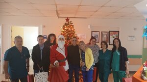 Ο Άγιος Βασίλης μοίρασε δώρα στα παιδιά που νοσηλεύονται στο ΠΑΓΝΗ