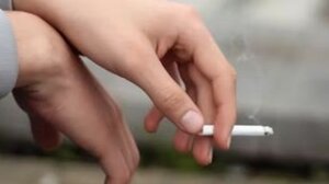 ΗΠΑ: Ραγδαία μείωση του καπνίσματος στους νέους ενήλικες 