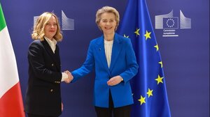 Συνάντηση της Τζόρτζια Μελόνι με την Ούρσουλα φον ντερ Λάιεν στις Βρυξέλλες