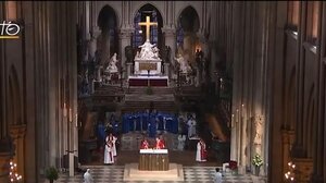 Η Παναγία των Παρισίων άνοιξε τις πύλες της: Βίντεο από την εντυπωσιακή τελετή στον ιστορικό ναό