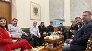 Ευχές με τον Περιφερειάρχη Σταύρο Αρναουτάκη αντάλλαξε το τοπικό ΠΑΣΟΚ