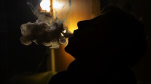 Βέλγιο: Η πρώτη χώρα στην ΕΕ που απαγορεύει τα ηλεκτρονικά τσιγάρα μίας χρήσης