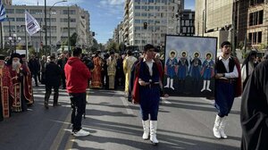 Θερμή υποδοχή από τους Κρητικούς του Πειραιά στις Τίμιες Κάρες των Αγίων Τεσσάρων Νεομαρτύρων