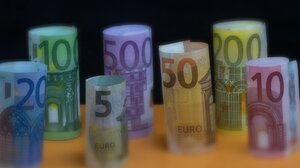 Γιατί οι τράπεζες μαζεύουν χρυσό - Τι σημαίνει η ραγδαία άνοδος στην τιμή του