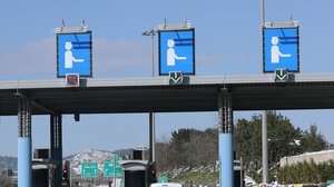 Συνελήφθη ο οδηγός του φορτηγού που προκάλεσε κυκλοφοριακή συμφόρηση στην Αττική Οδό 