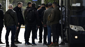 Στον εισαγγελέα η αξιωματικός και οι συνεργοί της που πουλούσαν προστασία σε οίκους ανοχής και λέσχες