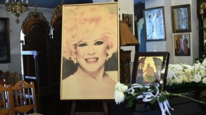 Καίτη Γκρέυ: Πλήθος κόσμου στο τελευταίο αντίο