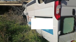 Αυτοκίνητο έπεσε από γέφυρα στις Μουρνιές - Στο νοσοκομείο ο οδηγός