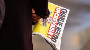 Παρίσι: Πακιστανός επιτέθηκε με μπαλτά σε δύο ανθρώπους μπροστά στα παλιά γραφεία του Charlie Hebdo