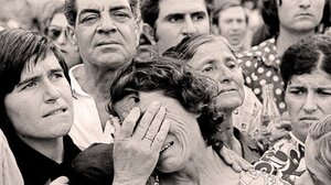 Μιχάλη Πέτρου: ΣΠΑΡΑΓΜΑΤΑ ΤΗΣ ΓΛΥΚΕΙΑΣ ΧΩΡΑΣ