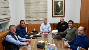 Συνάντηση Περιφερειάρχη Κρήτης με το ΔΣ του Εμπορικού Συλλόγου Ηρακλείου 