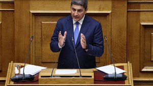 Λ. Αυγενάκης: Ζήτησε άρση ασυλίας για το περιστατικό στο αεροδρόμιο - Η εισήγηση της Επιτροπής Δεοντολογίας