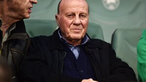 Σήμερα η κηδεία του Μίμη Δομάζου – Σε λαϊκό προσκύνημα η σορός του