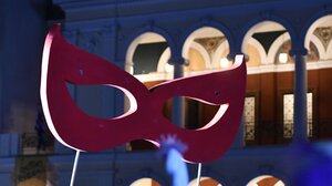 Πατρινό καρναβάλι: Κορυφώνονται οι εκδηλώσεις με 55.000 καρναβαλιστές