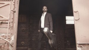 Καντάδες κατά παραγγελία - Μουσικός διοργανώνει ερωτικές εξομολογήσεις με μινόρε και ματζόρε